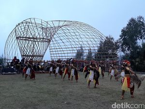 Penari Jaranan Jathilan 2019 Tampil Memukau di Lereng Bromo