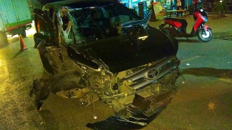 Kecelakaan Truk vs Minibus di Cengkareng, Lalin Ramai Lancar Kecelakaan Truk vs Minibus di Cengkareng, Lalin Ramai Lancar