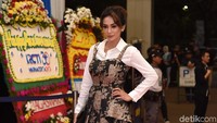 Masayu Anastasia berpose di depan kamer. (Foto: noel/detikhot)