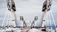 Pembangunannya menggunakan 60.000 set baut baja dengan kemampuan cuaca tinggi untuk koneksi. Xinhua/Wang Jianwei.