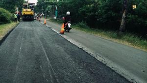 Biar Tahan Lama, Jalan Nasional Dilapisi Aspal Campur Karet