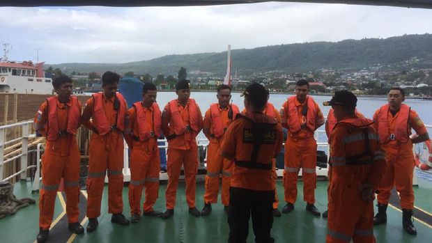  Tim SAR Palu hingga kini masih mencari keberadaan sembilan orang penumpang lainnya. 