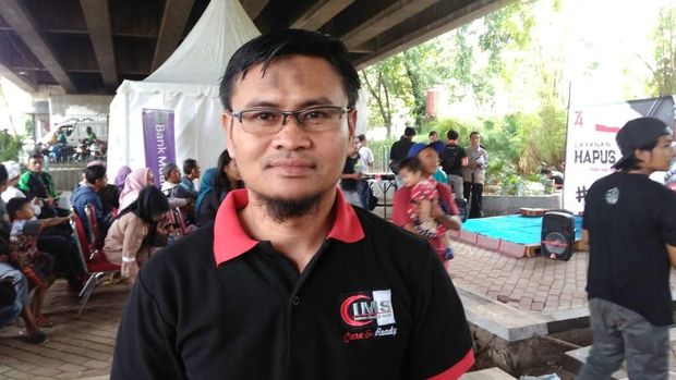 Direktur Islam Medical Service (IMS) Imron Faizin (38).