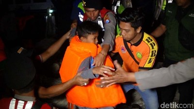 161 Penumpang KM Santika Nusantara Selamat