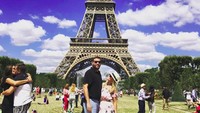 Ini gaya Tinsley Mortimer saat liburan di Paris (tinsleymortimer/Instagram)  