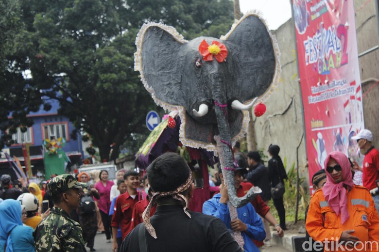 Melihat Kemeriahan Festival Gajah di Cimahi Melihat Kemeriahan Festival Gajah di Cimahi