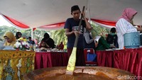 Di acara ini disediakan kuliner dari berbagai daerah di Indonesia, mulai dari masakan dodol betawi, keripik Lampung, hingga papeda dari Papua.