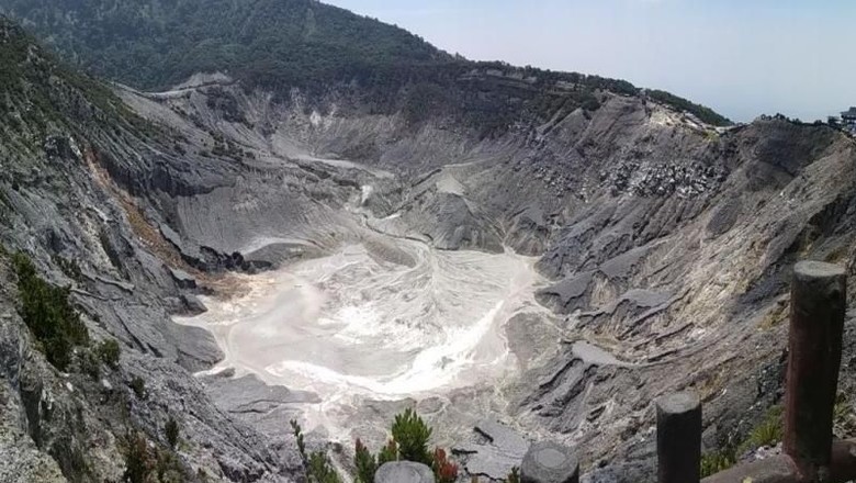 Pedagang Desak PVMBG Turunkan Status Gunung Tangkuban Perahu Pedagang Desak PVMBG Turunkan Status Gunung Tangkuban Perahu