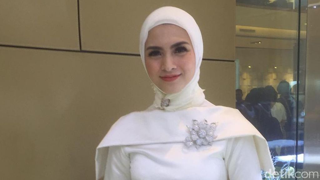 Donita Ternyata Mantan Pacar Dwi Andhika, Belum Putus sampai Sekarang Donita Ternyata Mantan Pacar Dwi Andhika, Belum Putus sampai Sekarang