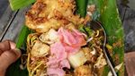 Biar Sehat, Pagi Ini Sarapan Lotek yang Mlekoh Penuh Sayuran