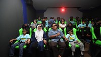 Mereka juga bisa menikmati secara langsung teknologi VR untuk bisa merasakan langsung seolah-olah sedang berada di luar angkasa. Foto: dok. TMII
