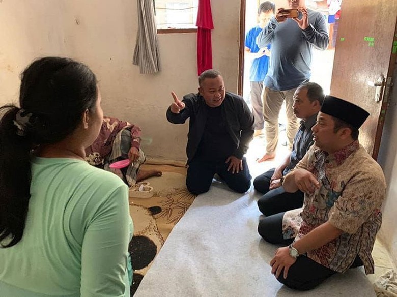 Paman Bopong Jenazah Ponakan, Walkot Tangerang Ubah SOP Ambulans Paman Bopong Jenazah Ponakan, Walkot Tangerang Ubah SOP Ambulans
