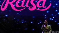 Raisa melantunkan lagu-lagu hitsnya di Soundfest 2019. (Foto: Rifkianto Nugroho/detikfoto)