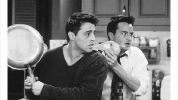 Ashley Young, yang jadi pemain pengganti MU, dicibir tampil buruk. (Foto: Internet/Twitter)