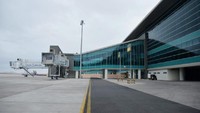 New Yogyakarta International Airport. Bandara ini menggantikan Bandara Adisucipto di kota Yogyakarta karena kapasitas yang hanya mampu menampung 1,6 juta penampung. Sedangkan, saat ini New Yogyakarta International Airport berkapasitas 14 juta orang per tahun. Foto: Istimewa/Kementerian Perhubungan