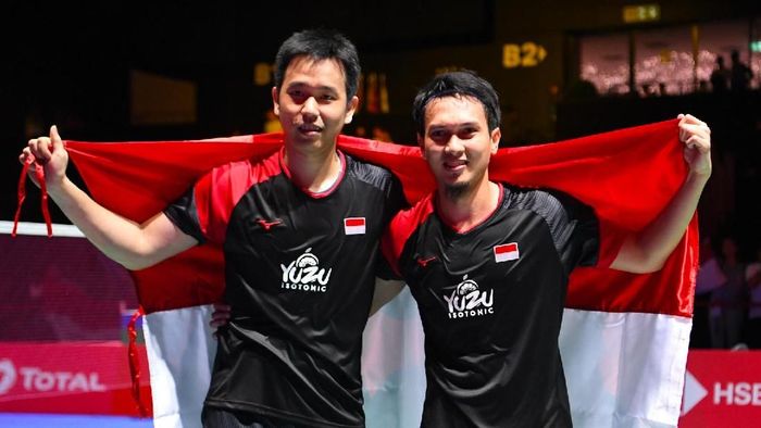 Hendra/Ahsan raih juara gelar juara dunia ketiganya (ANTARA FOTO/Hafidz Mubarak A)