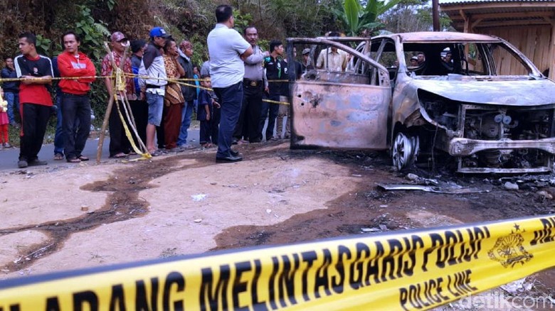 Dua Mayat dalam Mobil Terbakar, Saksi Lihat Mobil Hitam Parkir Dekatnya Dua Mayat dalam Mobil Terbakar, Saksi Lihat Mobil Hitam Parkir Dekatnya