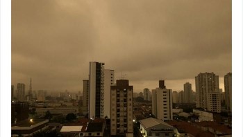 Sao Paulo ikut terimbas kebakaran hutan walaupun jaraknya dengan Amazon sebenarnya tidak bisa dibilang dekat. (Foto: Internet/Twitter)
