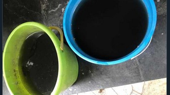 Sejumlah netizen juga membagikan foto hasil menampung air hujan di Sao Paulo, yang bercampur dengan asap. (Foto: Internet/Twitter)
