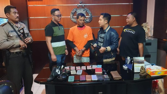 Congkel Jok Motor Turis Rusia, Pria Asal Lumajang Ditangkap Polisi