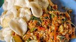 Biar Sehat, Pagi Ini Sarapan Lotek yang Mlekoh Penuh Sayuran
