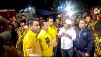Massa pro-Bamsoet mendatangi kantor DPP Golkar dini hari tadi.