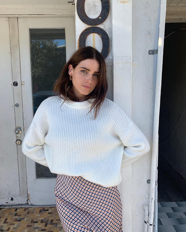 Meski sering kali menguntungkannya dalam pekerjaan, Tahnee pernah menginginkan punya payudara kecil. Apalagi payudara besar sering menimbulkan sakit punggung dan membuat olahraga kadang lebih sulit. Foto: Instagram @tahnee711