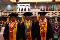 Selamat! Bos OJK Womboh Santoso Diangkat Jadi Guru Besar UNS