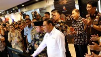 Hadir Menteri Pendayagunaan Aparatur Negara dan Reformasi Birokrasi (Menpan RB) Syafruddin, didampingi Pendiri dan Chairman Lippo Group Mochtar Riady meninjau layanan Mal Pelayanan Publik Lippo Plaza Bogor di Kota Bogor, Jawa Barat, Senin (26/8/2019). Foto: dok. Menpan RB