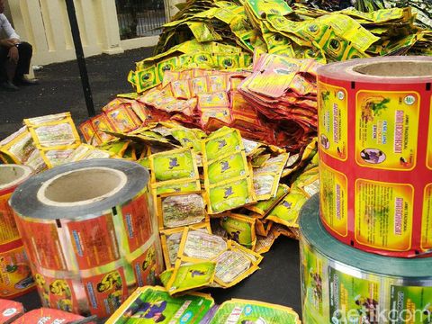 Polres Banjar Tangkap Penjual 300 Ribu Kapsul Jamu Palsu