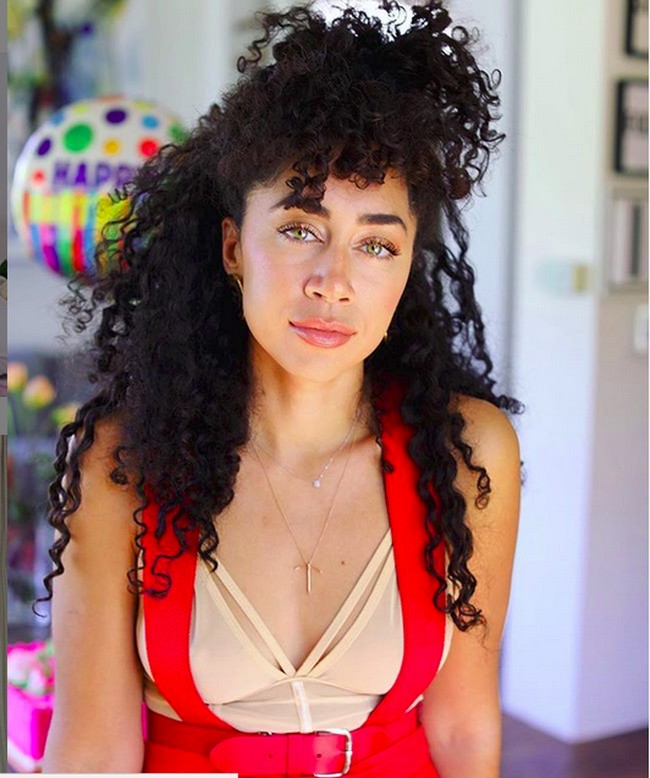 Shan mengaku telah menggunakan parfum beraroma area intimnya itu selama bertahun-tahun dan triknya itu selalu berhasil membuat pria mendekat dan mengajaknya berkenalan. Trik kencannya itu pun kini jadi kontroversi.  Foto: dok. Instagram