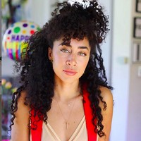 Shan mengaku telah menggunakan parfum beraroma area intimnya itu selama bertahun-tahun dan triknya itu selalu berhasil membuat pria mendekat dan mengajaknya berkenalan. Trik kencannya itu pun kini jadi kontroversi.  Foto: dok. Instagram