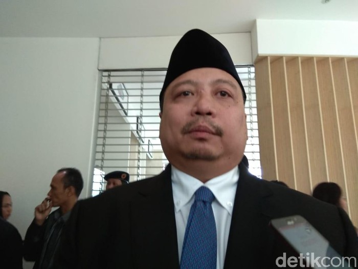 Politikus NasDem Nova Harivan Paloh dilantik jadi angora DPRD DKI Jakarta.