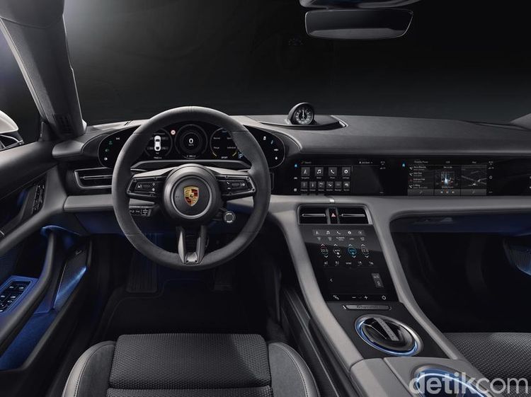 Interior Canggih Mobil Listrik Porsche