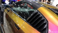 Mempermanis tampilan, tersemat shark fin di ujung atap belakang Nissan GT-R ini. Selain itu, model spion juga diganti dengan model yang lebih minimalis.