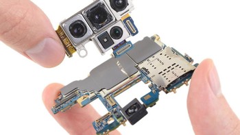 Modul kamera belakang ketika dilepas. Foto: ifixit