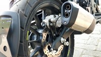 Menariknya lagi, Leoncino 250 sudah memakai mudguard yang sudah include dudukan plat nomor. Jadi mau tampil gaya pun tetap bisa tanpa harus khawatir kotoran menciprat ke mana-mana.