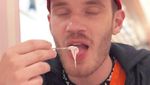 Tembus 100 Juta Subscriber, Ini Serunya PewDiePie Saat Makan Pizza