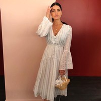 Aku pikir benar-benar ada pergerakan (tren) yang mana adalah sesuatu yang bagus, selama kamu cocok dan sehat dan punya sinar, maka itu lah yang akan membuatmu sukses, bukan hanya karena berukuran nol lagi, kata Tahnee. Foto: Instagram @tahnee711