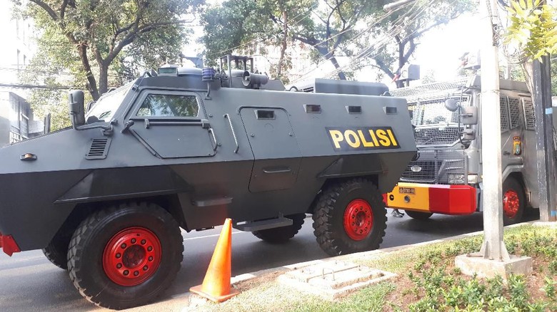 Jelang Pelantikan Anggota DPRD DKI, Baracuda hingga Water Cannon Siaga Jelang Pelantikan Anggota DPRD DKI, Baracuda hingga Water Cannon Siaga