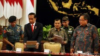 Sebanyak dua kajian itu diberikan oleh Kepala Bappenas Bambang Brodjonegoro pada Jumat tanggal 23 Agustus 2019.