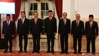 Turut hadir dalam acara pelantikan, yaitu Wakil Presiden Jusuf Kalla, Ketum PAN Zulkifli Hasan, Ketum PBB Yusril Ihza Mahendra, dan Mensesneg Pratikno.