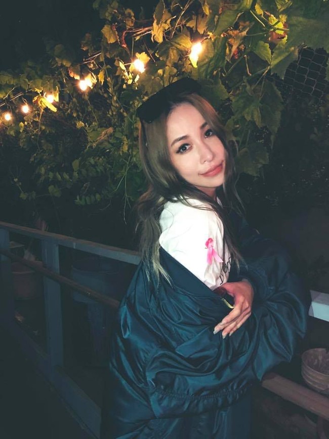 Sang aktris tidak menjawab rumor bahwa mereka terlibat hubungan asmara. Menurut manajernya, kunjungan itu hanyalah pertemuan bersama di antara sekelompok teman.Foto: Facebook