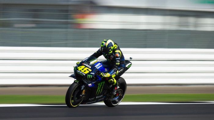 Valentino Rossi terkejut dengan hasil Latihan Bebas Kedua di MotoGP San Marino. (Foto: Mirco Lazzari gp/Getty Images) Valentino Rossi terkejut dengan hasil Latihan Bebas Kedua di MotoGP San Marino. (Foto: Mirco Lazzari gp/Getty Images)