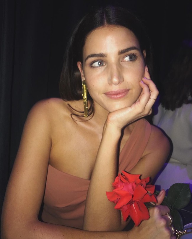 Tentu ada bagian dalam industri di mana kamu harus berukuran 0 dan punya ukuran payudara kecil jadi aku mungkin kehilangan sedikit pekerjaan karena ukuran payudara tapi aku juga mendapat banyak pekerjaan karena ukuran payudaraku, ungkapnya kepada Perth Now. Foto: Instagram @tahnee711