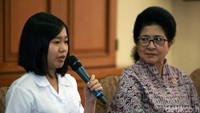 Keempat murid tersebut adalah Calestine Wendary dari British School Jakarta yang menemukan alat glukometer bagi penderita diabetes melitus.