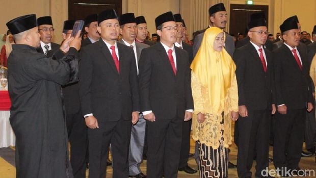 Anggota DPRD Bandung Barat Resmi Dilantik di Hotel Bintang Lima