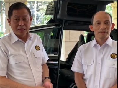 Potret Jonan Jajal Taksi Listrik 5 Km