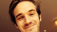 Berbeda dengan YouTuber lainnya, PewDiePie ini lebih sering makan di rumah. Ia juga punya beberapa minuman manis kesukaan. Foto: Istimewa/Instagram @pewdiepie