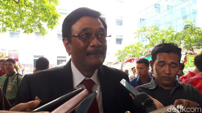 Hadiri Pelantikan Anggota DPRD DKI Baru, Djarot: Semoga Punya Hati Emas Hadiri Pelantikan Anggota DPRD DKI Baru, Djarot: Semoga Punya Hati Emas